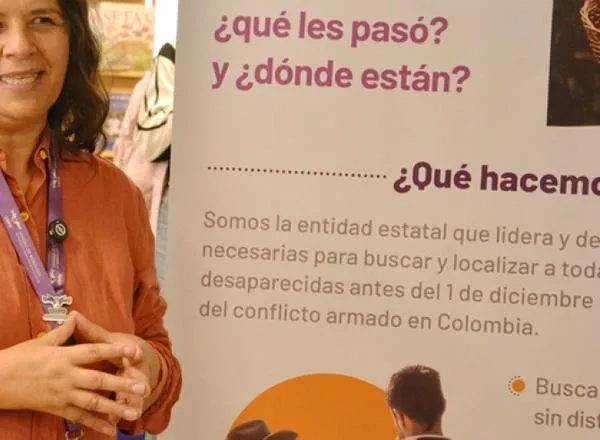 Entre libros también se charla de desaparecidos: estand de la UBPD en la  Feria del Libro en Manizales