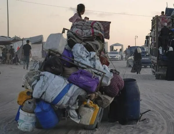 En la ciudad de Gaza, devastada por la guerra, el éxodo interminable de los residentes