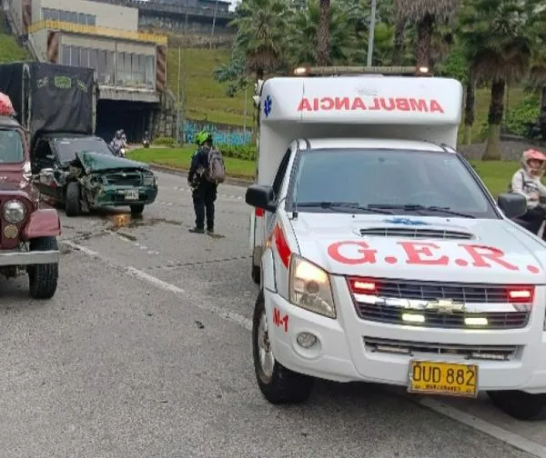 El primer choque de la mañana en Manizales fue en la Glorieta de la Autónoma