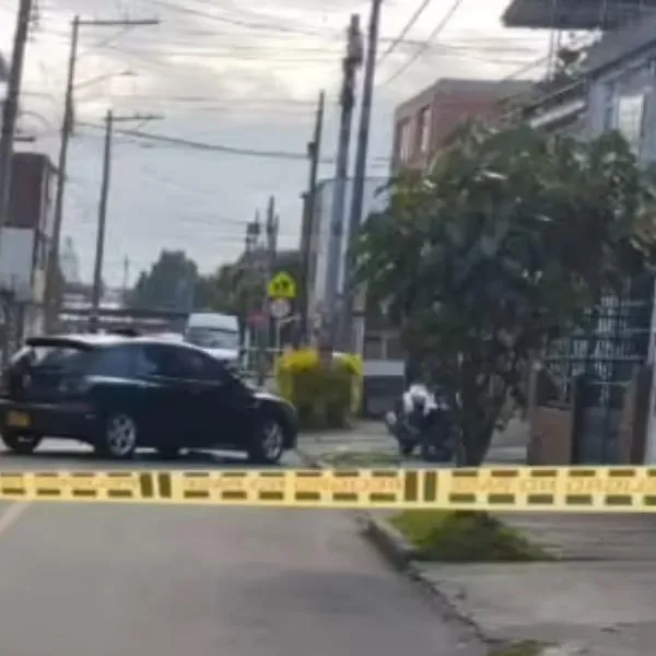Quién era el expolicía que fue asesinado por sicarios dentro de carro en Bogotá