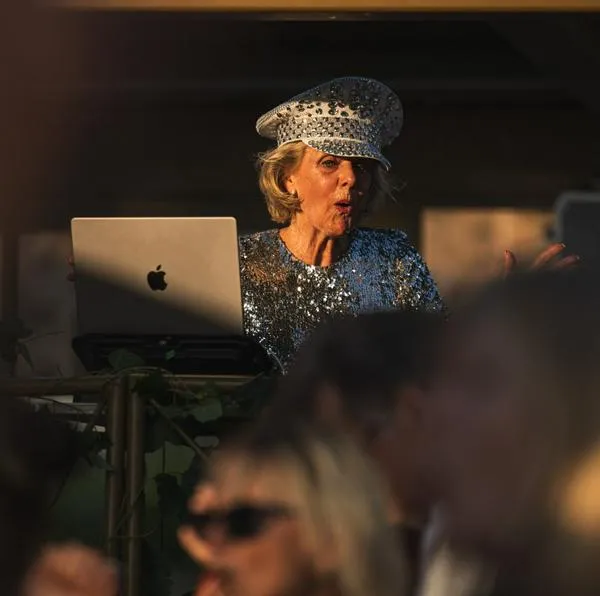 DJ Gloria