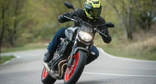 Motos que saldrían más caras en Colombia por reforma tributaria de Gustavo Petro