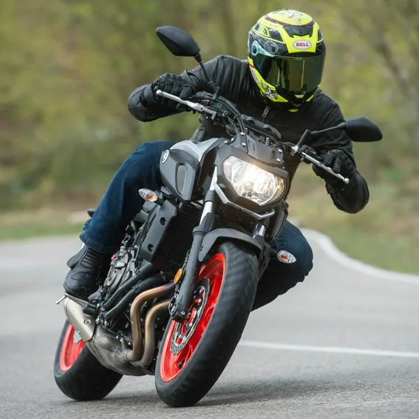 Motos que saldrían más caras en Colombia por reforma tributaria de Gustavo Petro