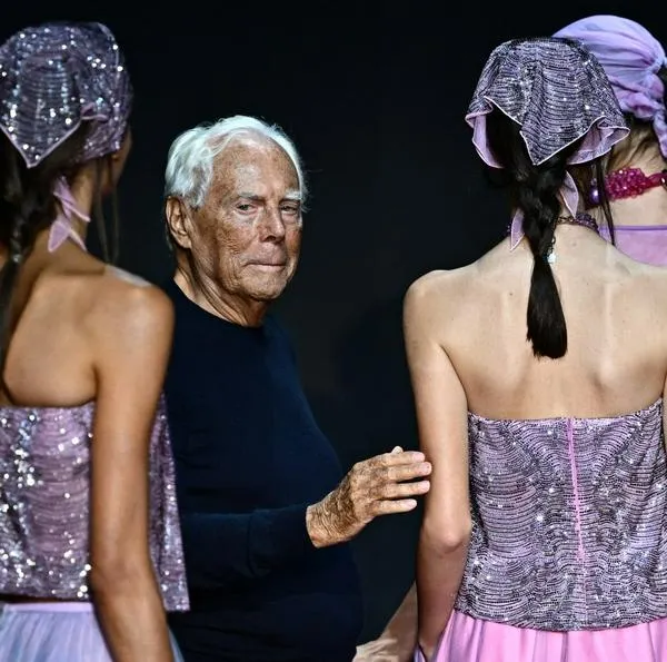 Luto en la moda a nivel mundial: murió el famoso diseñador Giorgio Armani a sus 91 años. En su vida creó la icónica marca Armani, regada por todo el mundo.