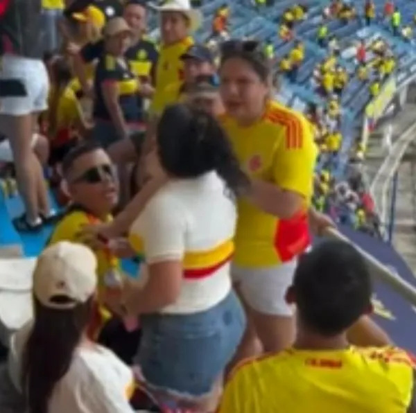 Caso de infidelidad en partido de Colombia da giro: se supo la verdad de lo que pasó en el estadio con pelea entre mujeres. 