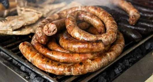 Foto de longaniza, en nota de cómo es el pueblo con la mejor longaniza de Colombia, cerca de Bogotá, y turismo
