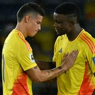 Foto de James Rodríguez con Jhon Córdoba, en nota de qué cambios haría Colombia contra Venezuela en última fecha de las Eliminatorias