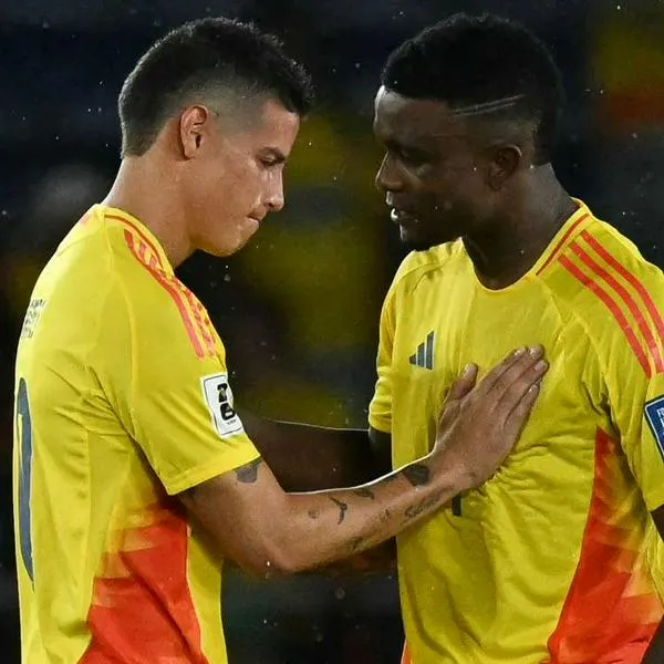 Foto de James Rodríguez con Jhon Córdoba, en nota de qué cambios haría Colombia contra Venezuela en última fecha de las Eliminatorias