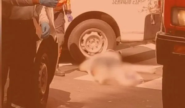 Trágica tarde en Bello: mujer que iba en moto murió tras ser arrollada por buseta escolar