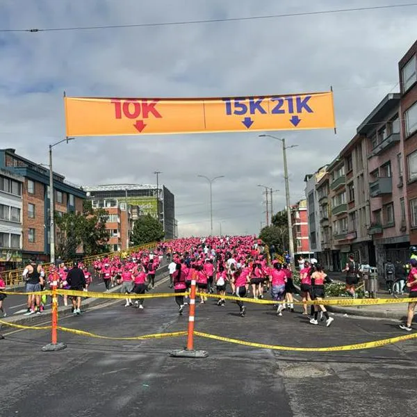 Cierre de carrera 30 hoy complicó a bogotanos: desvíos por una competencia