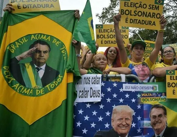 Seguidoires de Jair Bolsonaro vuelven a manifestarse por su amnistía en Río de Janeiro