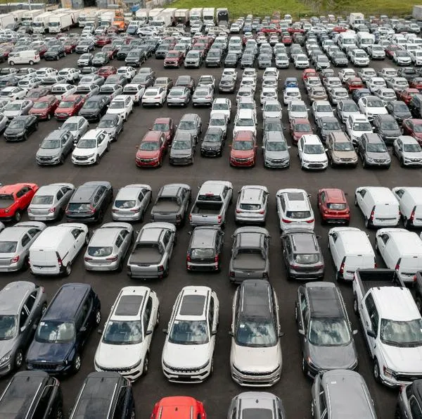 ¿Se dejarán de vender carros a gasolina al cierre de 2025? Preocupa lo que pasa con miles de carros eléctricos que están tomando ventaja. 