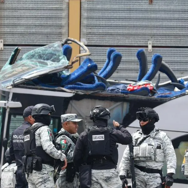 En México, accidente de tren contra un bus dejó 10 muertos y más de 40 heridos 