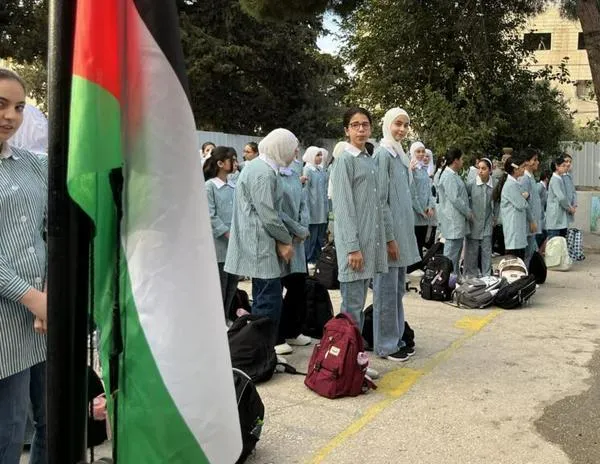 En un clima altamente político, los palestinos regresan a la escuela en la Cisjordania ocupada