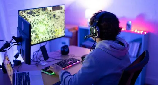 Foto de gammers, en nota de por qué hay peligro para gammers con Roblox. plataforma  popular de videojuegos