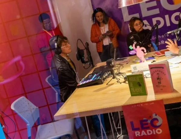 Descubre 'Palabras por encomienda', nuevo programa de LEO Radio 