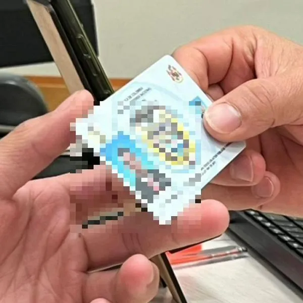 Foto de libreta militar, en nota de qué pasó con concejal de Soacha por uso de libreta militar falsa, error de tipo