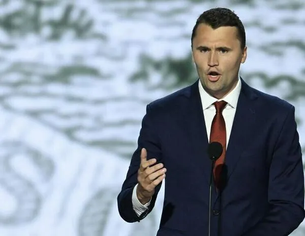 Estados Unidos: Disparan a Charlie Kirk, activista, influencer y aliado de Trump