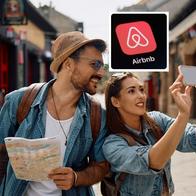 Foto turistas y Airbnb, en nota de cuáles son los nuevos destinos de Airbnb en Colombia, uno muy cerca de Bogotá