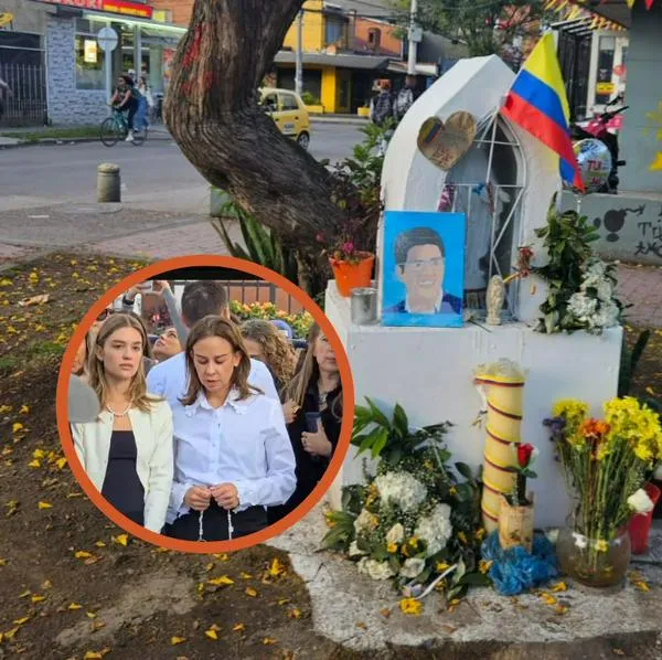 Sentido detalle que llevó la viuda de Miguel Uribe al lugar en el que lo asesinaron en Bogotá. Llevó un rosario al sitio de homenaje. 