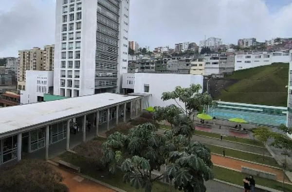 Esta universidad en Manizales lo logra: con energía solar producirá el 80% de su consumo de energía eléctrica
