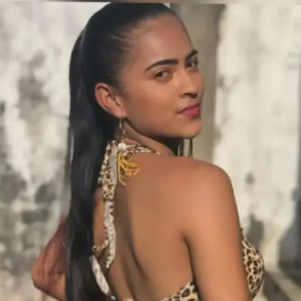 Jaskary Páez (izq.), exreina de belleza dada de baja en un operativo contra su pareja, alias 'Frank' (der.), cabecilla del 'Clan del Golfo'