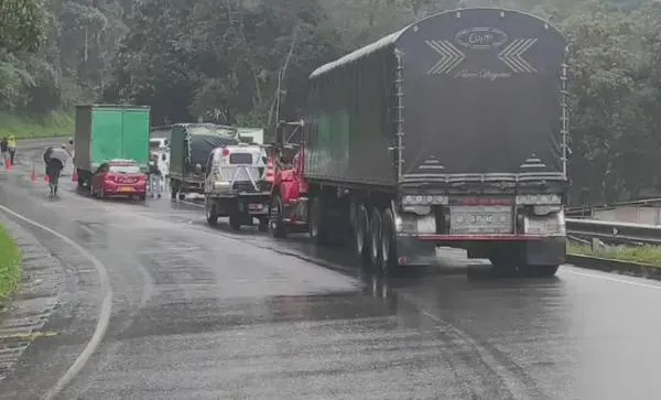 Vía Manizales-Bogotá, con más tráfico pesado por cierre en La Línea (Quindío-Tolima) hasta el 23 de septiembre