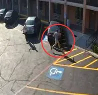 Gerente de un motel fue asesinado frente a su esposa y su hijo por un empleado