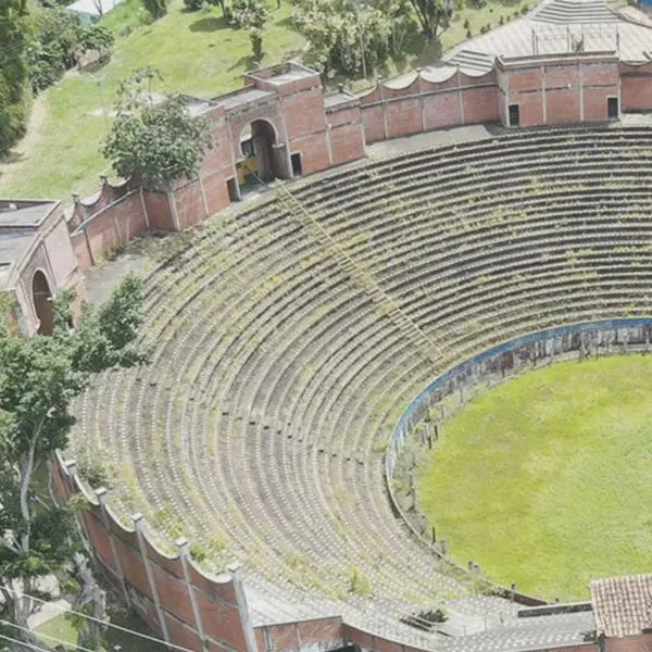 11 años sin corridas de toros, pero la plaza de Armenia aún da lidia