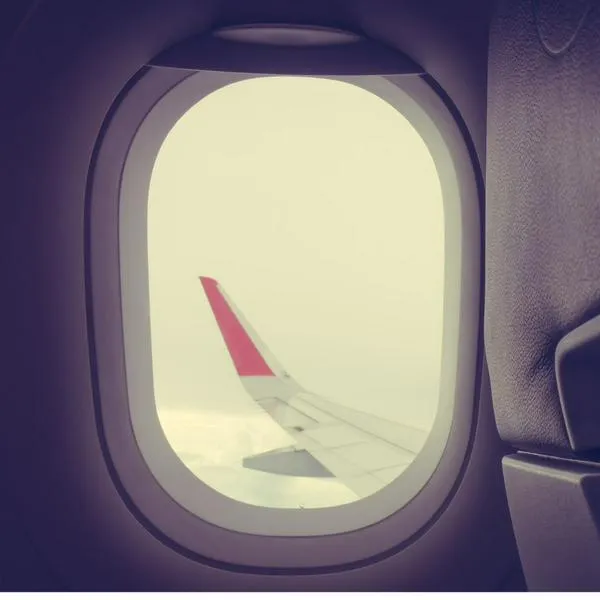 ¿Por qué los aviones no tienen ventanas cuadradas? Por seguridad y buen viaje