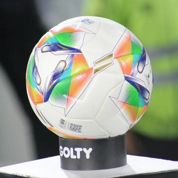 Foto de balón en Colombia, cómo cambia Liga Betplay en 2026 por formato en Colombia, cuándo inicia y acaba