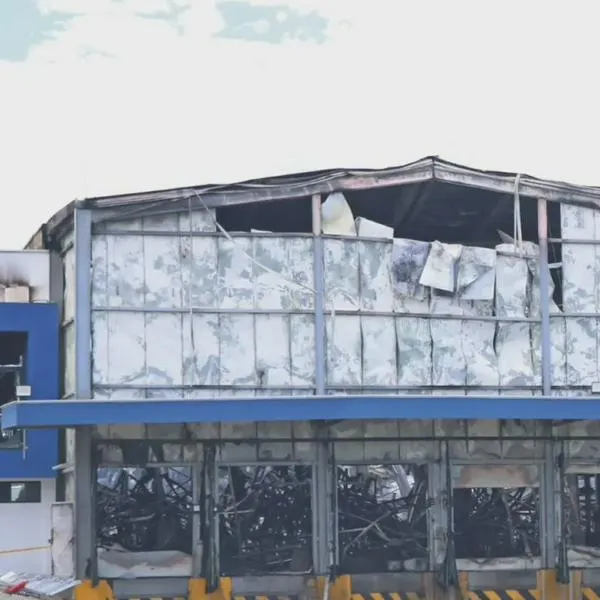 Incendio destruyó más del 70 % de la planta de FritoMix en La Tebaida
