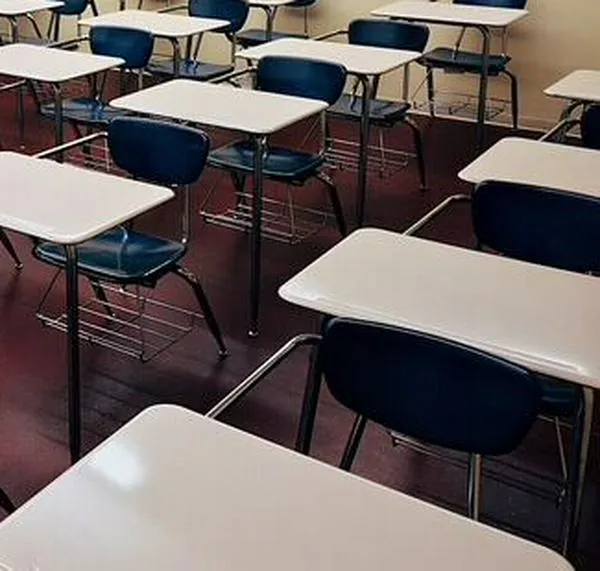 En firme fallo de destitución contra docente que falsificó diplomas universitarios