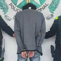 Imagen de la captura del sujeto señalado de asesinar a golpes a su hijastro en Medellín