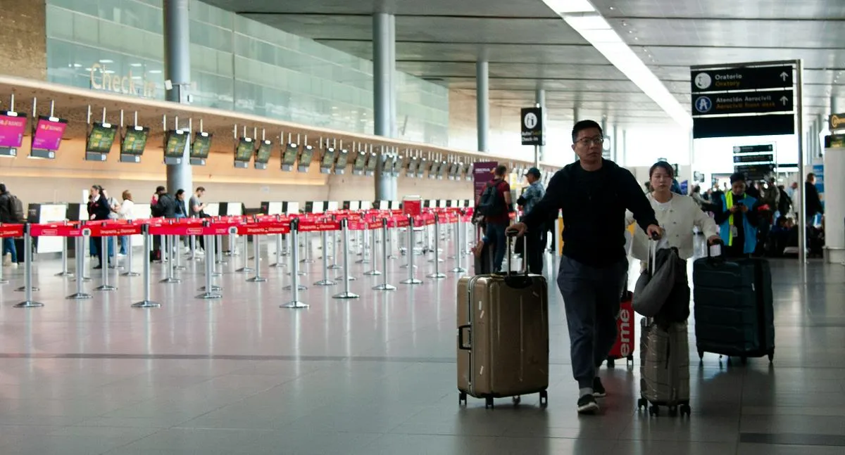 Aeropuerto El Dorado en Bogotá tomó vuelo con inesperada noticia: le pegó duro a otros en Latinoamérica. En la terminal aérea habrá varios cambios. 