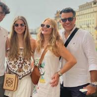 Carlos Calero junto con su familia