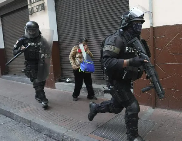 Al menos 10 detenidos en protestas contra el fin del subsidio al diésel en Ecuador