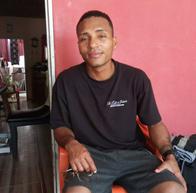 Joven fue hallado muerto en el patio de su casa: su madre fue la que lo encontró