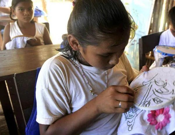 Bolivia da un paso histórico y prohíbe el matrimonio con menores de edad