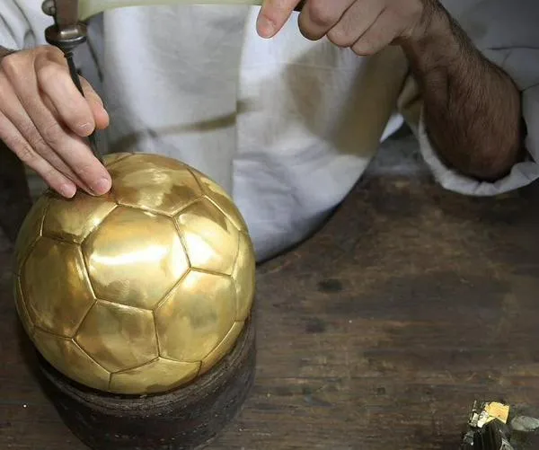 ¿Cuándo se entregará el Balón de Oro 2025? Hora y fecha del evento al que no iría el Real Madrid