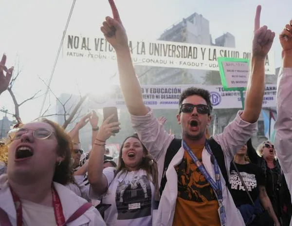 Los vetos no alcanzan: la fragilidad parlamentaria de Milei