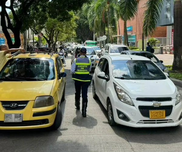¿Lo pueden multar por abolladuras o rayones en el vehículo?