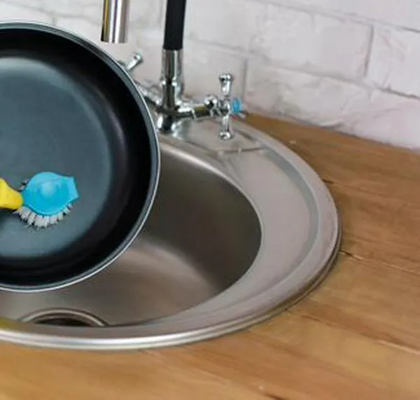 ¿Cómo lavar las sartenes de teflón y antiadherentes para que no se dañen?