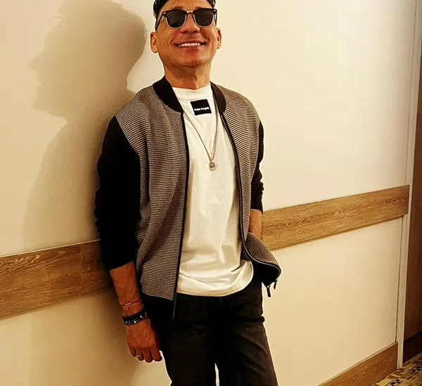 Jean Carlos Centeno estalla contra colega que habría criticado sus composiciones: “Si vas a criticar mis lunares, deberías primero cauterizar tus verrugas”