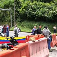Se agravó situación en la vía al Llano por bloqueos: estos son los puntos afectados. Todo ocurrió por un deslizamiento. 