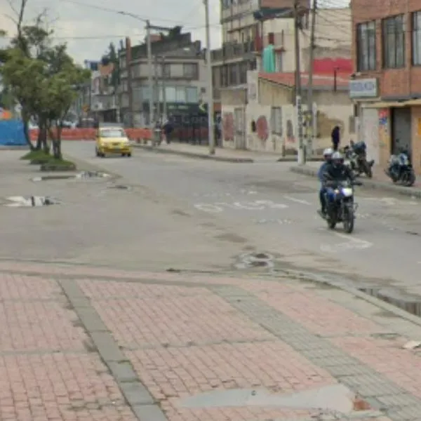 Sicariato en Puente Aranda (Bogotá): pasajero en taxi fue asesinado por hombre en bicicleta que le disparó. 