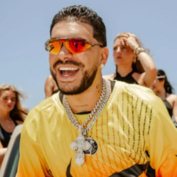 A Ryan Castro le armaron pinta y ahora sacó cordones, llaveros y pines en Colombia, inspirado en Curazao. 