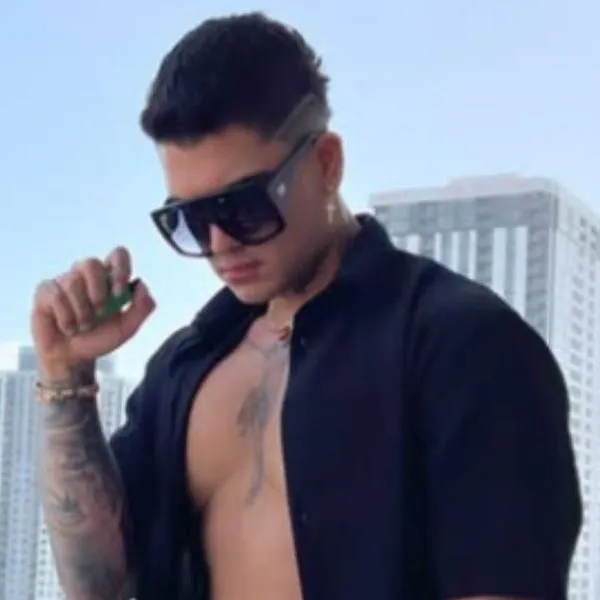 Revelan qué decía el cartel hallado junto al cuerpo de B-King y Regio Clown en México y confirma que la Familia Michoacana estaría detrás del crimen.
