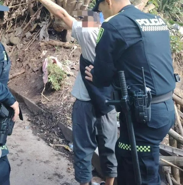 Policía de Manizales reporta 12 capturas y la incautación de 80 armas cortopunzantes en requisas