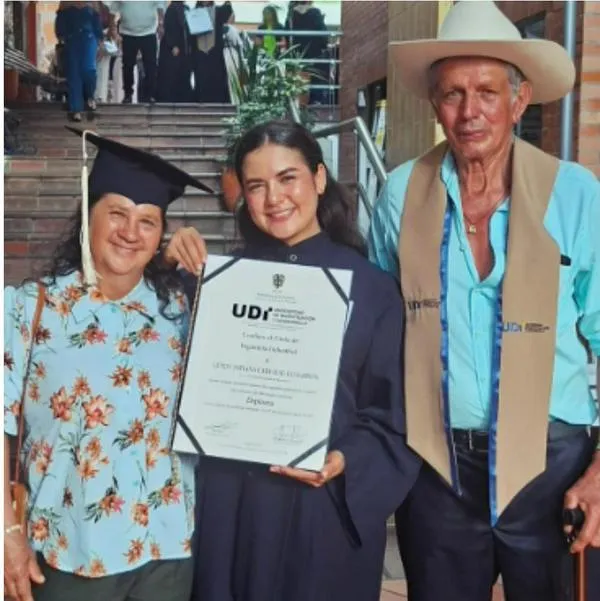 “Sin ellos nada hubiese sido posible”: emotivo homenaje de joven graduada como ingeniera a sus padres campesinos